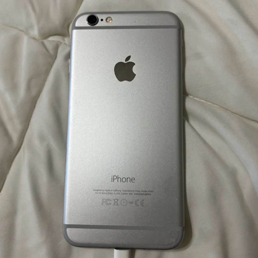 Apple iPhone in Classic Silver